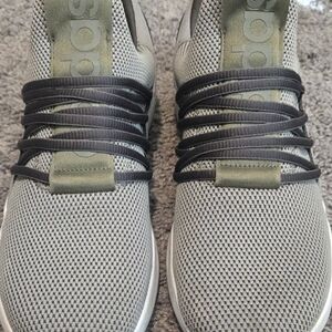 Adidas men’s athletic sneakers in gray with mesh upper.Men’s size 10.